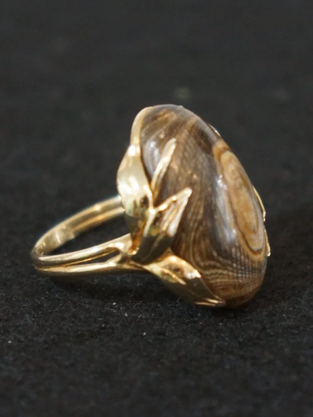 Vintage 14K Gold Banded Agate Leaf Cocktail Ring Custom Monogram J.A. Size 7